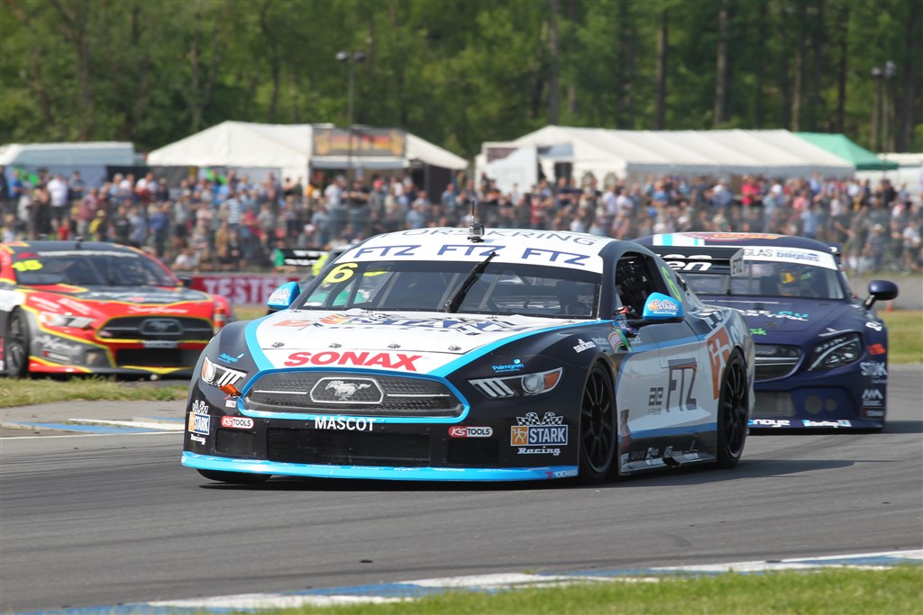 Kasper H. Jensen og Lasse Sørensen kæmper om DTC-titlen. De fortsætter deres duel ved GP Danmark på FDM Jyllandsringen i den sidste weekend af august
(Foto: Henning Smed)